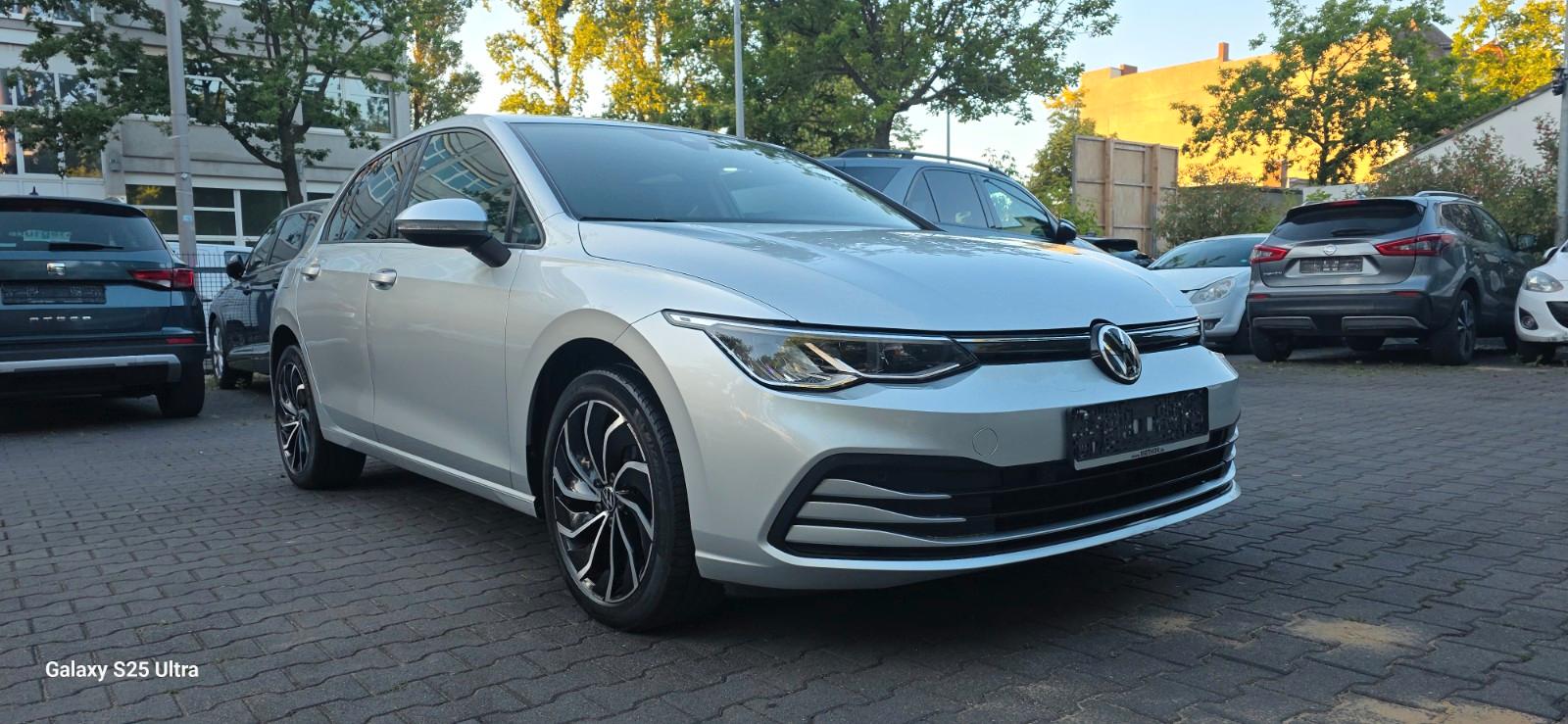 Volkswagen Golf VIII Lim. Life TÜV+Inspektion Neu