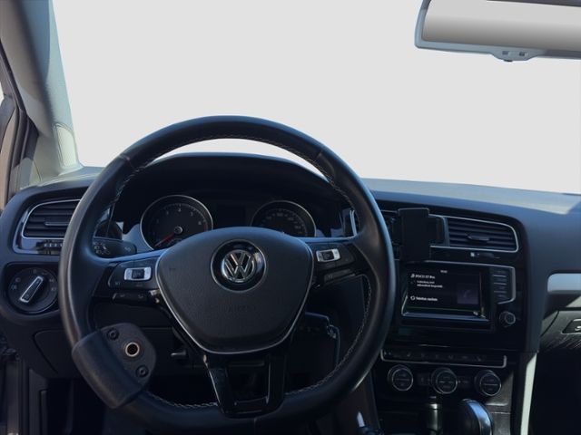 Fahrzeugabbildung Volkswagen Golf Comfortline DSG Veigl Compact 2 Commander