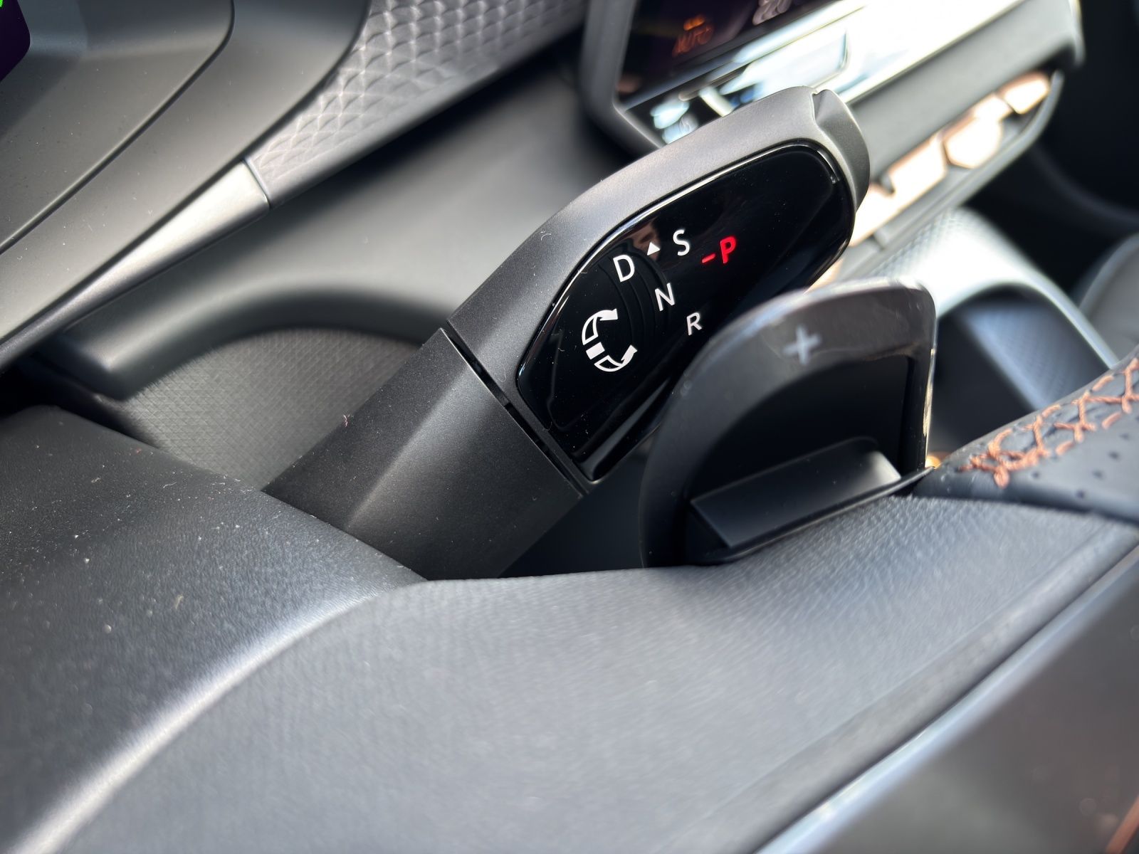 Fahrzeugabbildung CUPRA Terramar 2.0 TSI DSG 4x4 AHZ Matrix LED Pano Key
