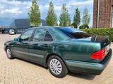 Mercedes-Benz E 230 CLASSIC Klima autom. restauriert rostfrei - Mercedes-Benz E 230 aus 1996