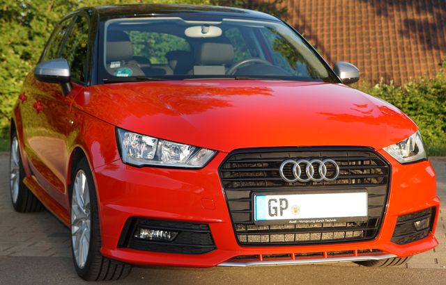 AUDI Audi A1 S line 1.6 TDI  *Bose Sourround*