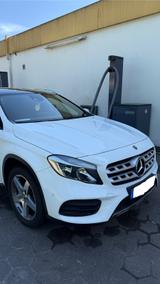 Mercedes-Benz GLA 180 DCT AMG Line - NUR 9100 km !!! - Mercedes-Benz GLA 180 in Hamburg