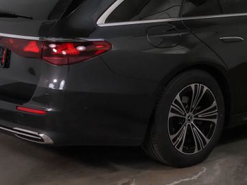 Mercedes E 220 - 11