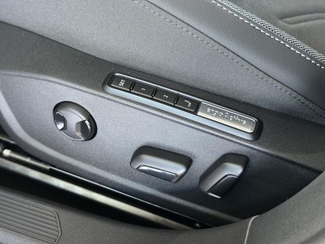 Golf VIII 1.5 eTSI DSG Edition 50 DCC PANO HEAD-