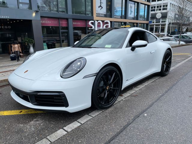 Porsche 911 Carrera 4