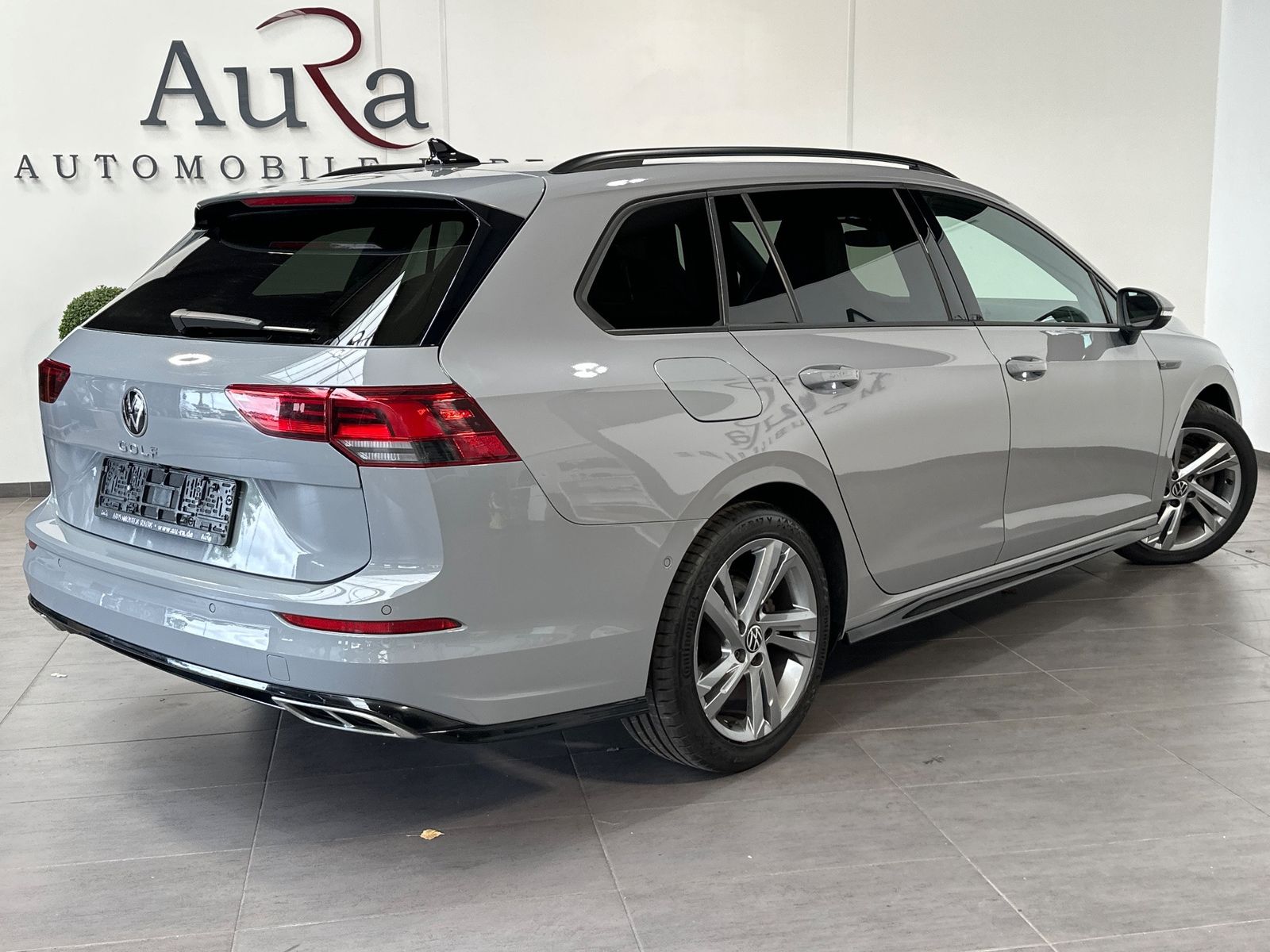 Fahrzeugabbildung Volkswagen Golf Variant 2.0 TDI DSG R-Line NAV+LED+AHK