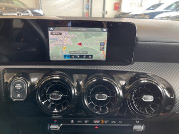 Mercedes-Benz A 200 A -Klasse *NAVI*PDC*SPURASSIST*TEMPOMAT*