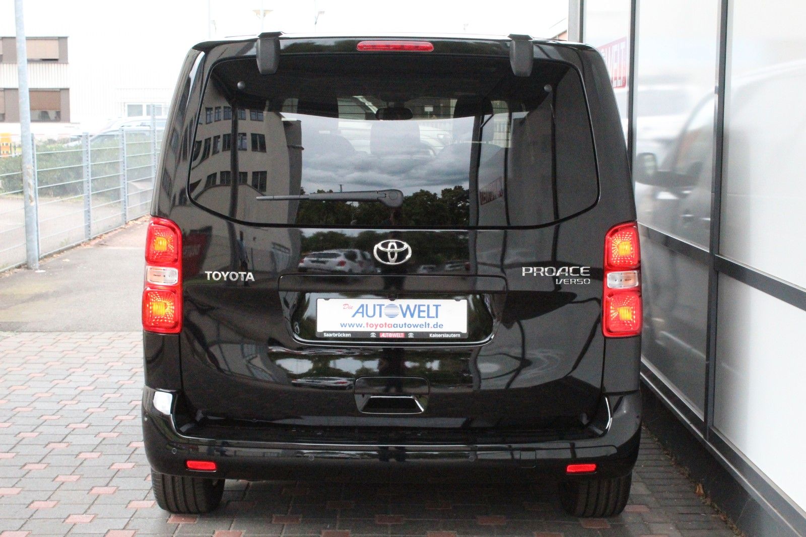 Fahrzeugabbildung Toyota Proace Verso 2.0 L1 Team D 177PS