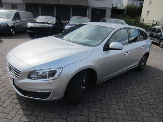 Volvo V60 D3 Geartronic Linje Svart/PDC/Schiebedach/Bi