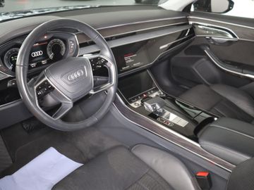 Audi A8 - 4