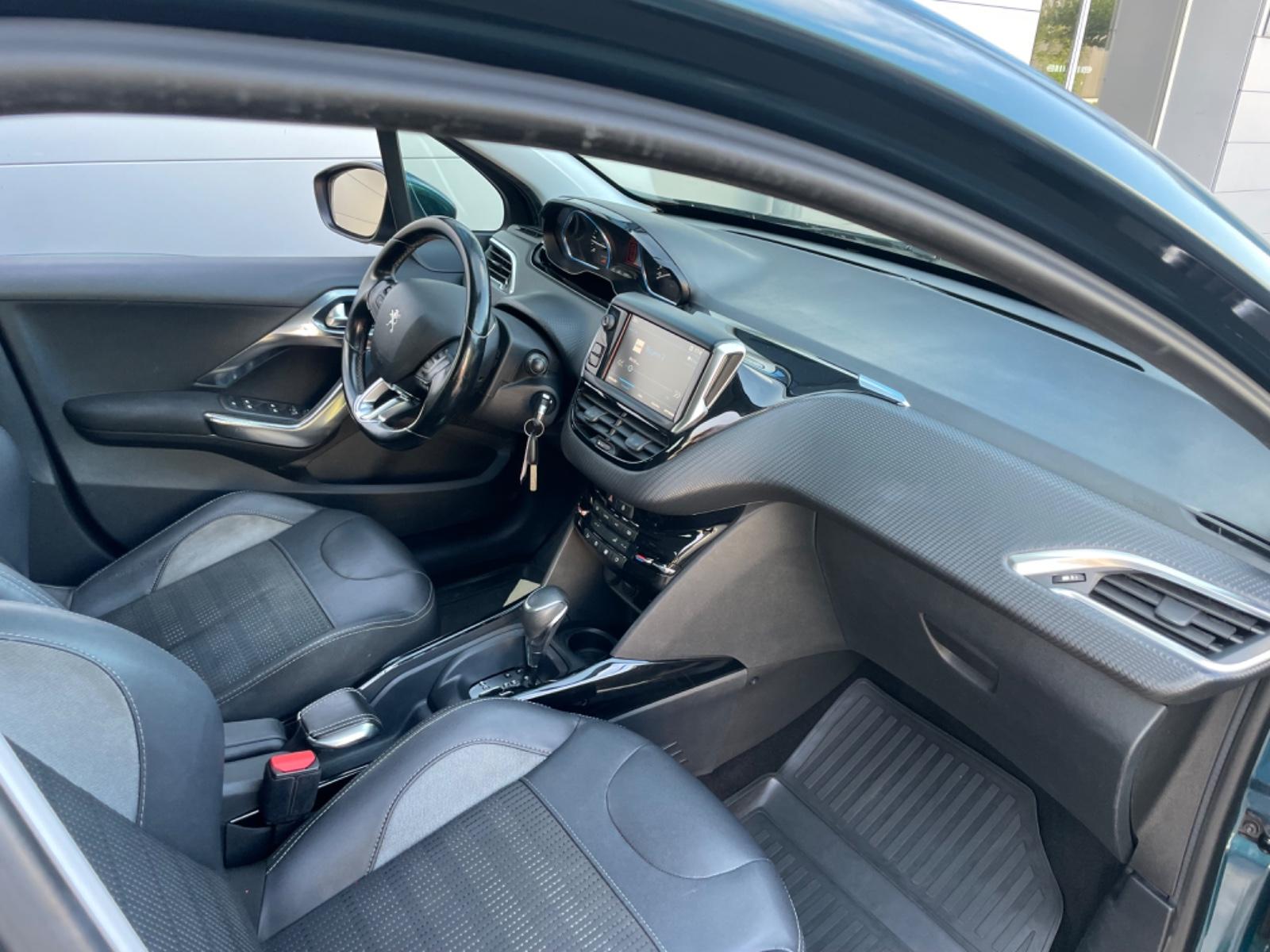 Peugeot 2008 Allure Automatik/Leder/Klima