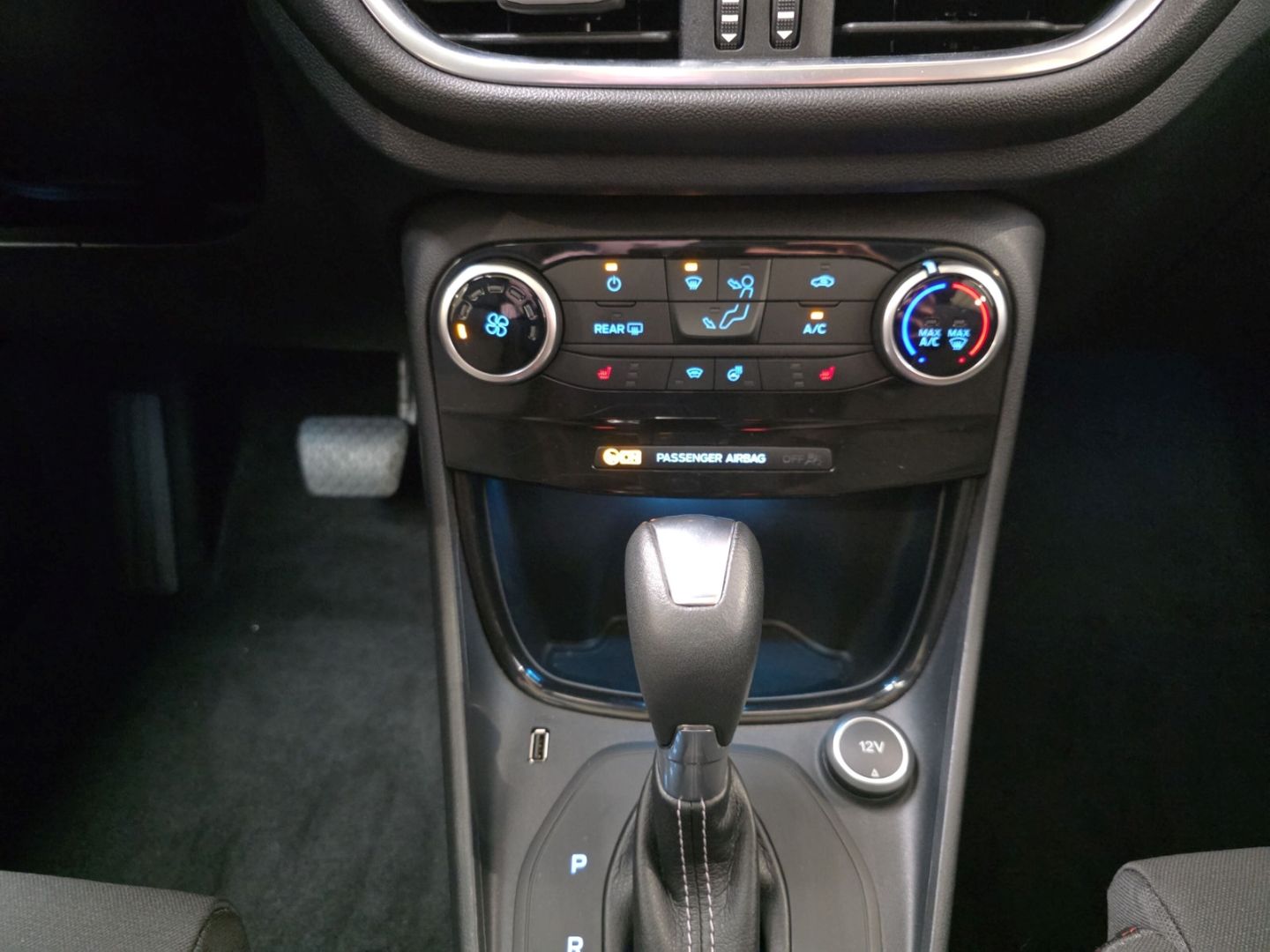 Fahrzeugabbildung Ford Puma ST-Line Panoramadach GJR Digitales Cockpit