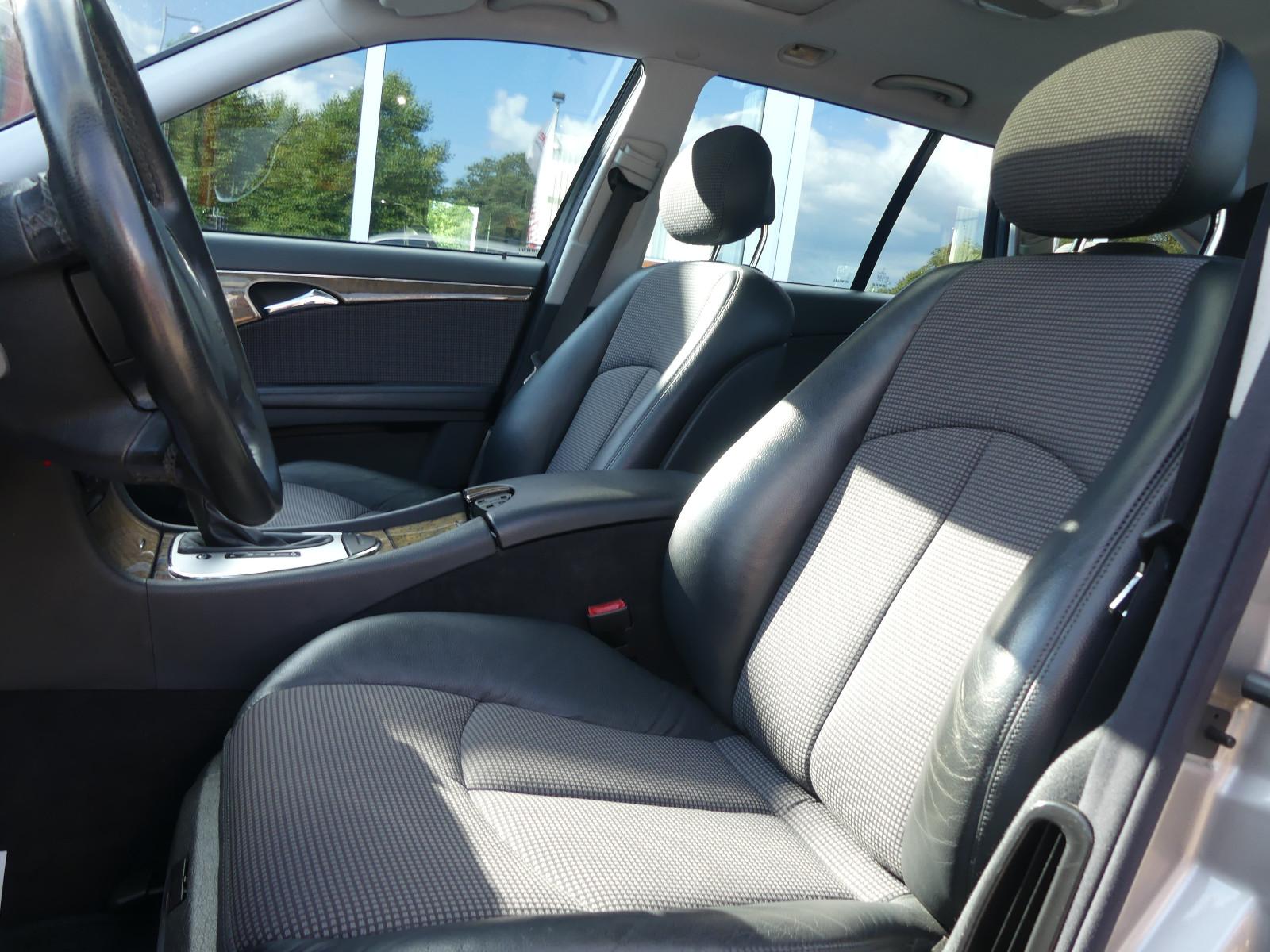 Mercedes-Benz E200 2004 — photo 12