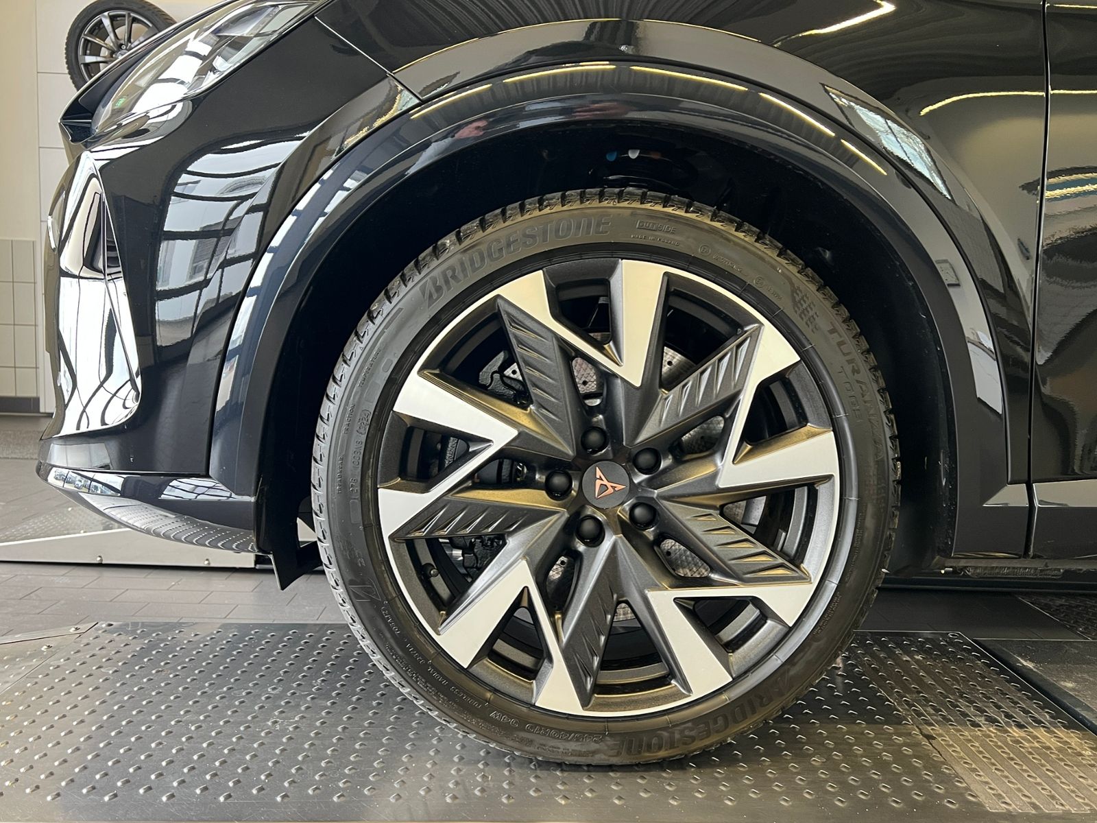 Fahrzeugabbildung CUPRA Formentor VZ 2.0 TSI DSG 4Drive *AHK, LED-Matrix