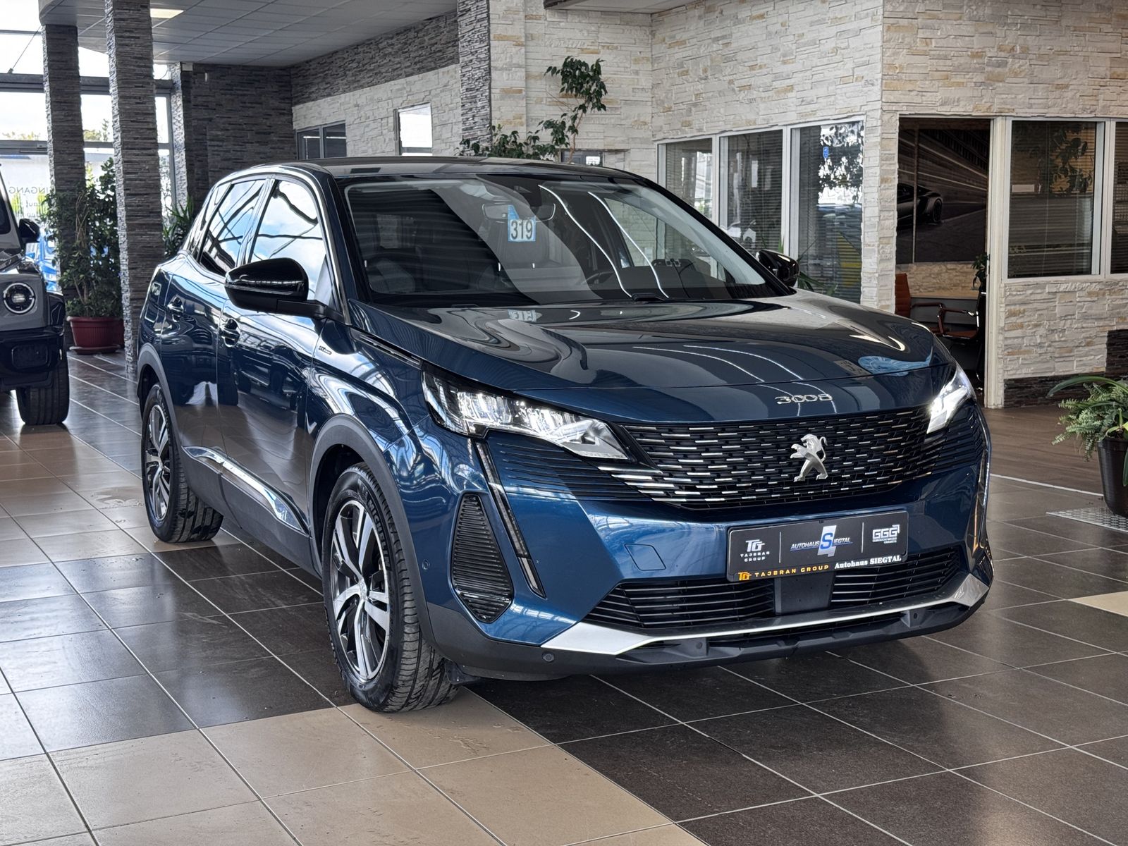 Peugeot 3008 Hybrid 225 Allure R.Cam Navi Tempomat LED