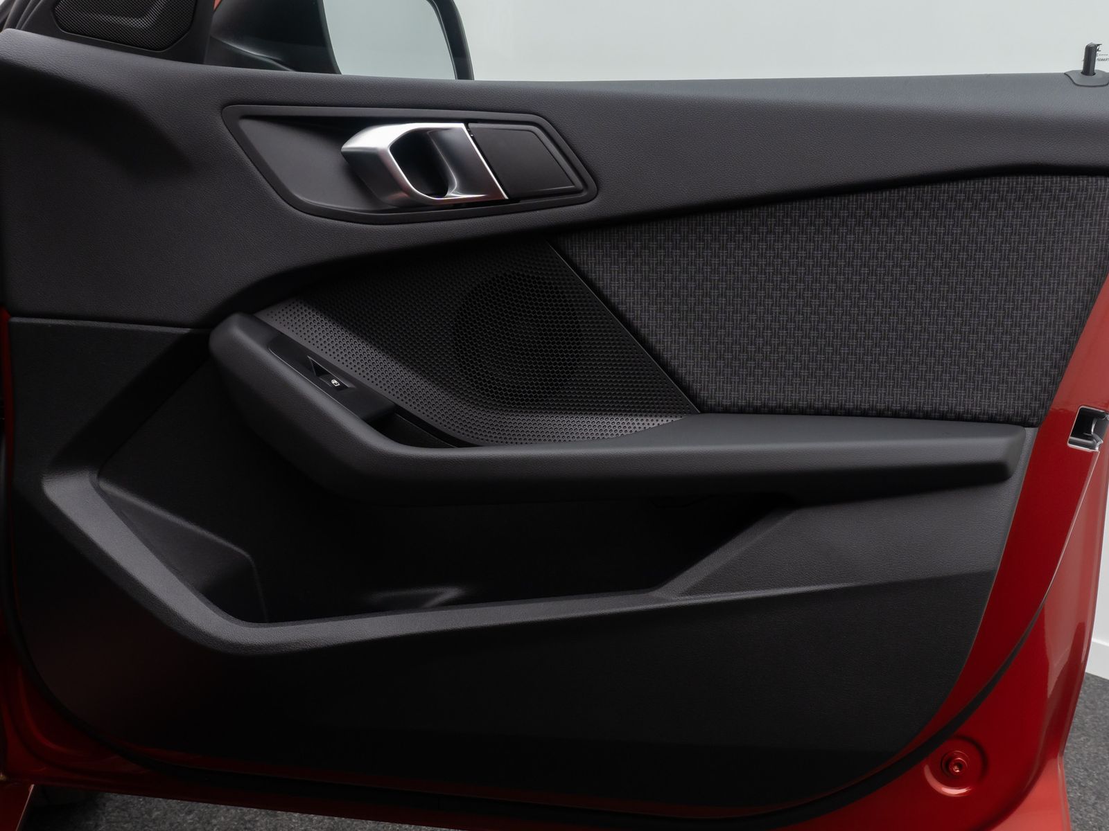 Fahrzeugabbildung BMW 118i GeschwindigReg HUD DAB Alarm HiFi CockpitPr