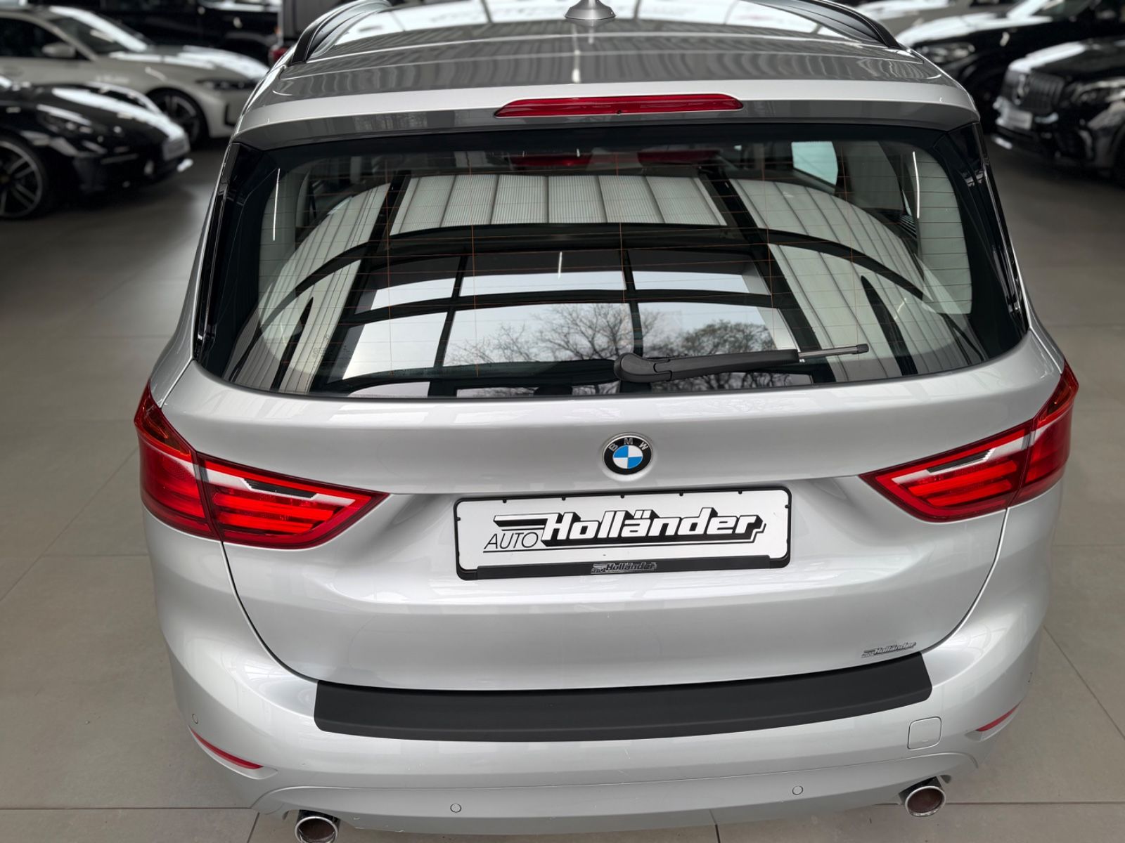 Fahrzeugabbildung BMW 2er Gran Tourer 220d Advantage Business LED