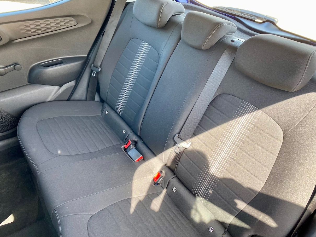 Fahrzeugabbildung Hyundai i10 1.0 Automatik  KLIMA SHZ ALLWETTER ALU PDC