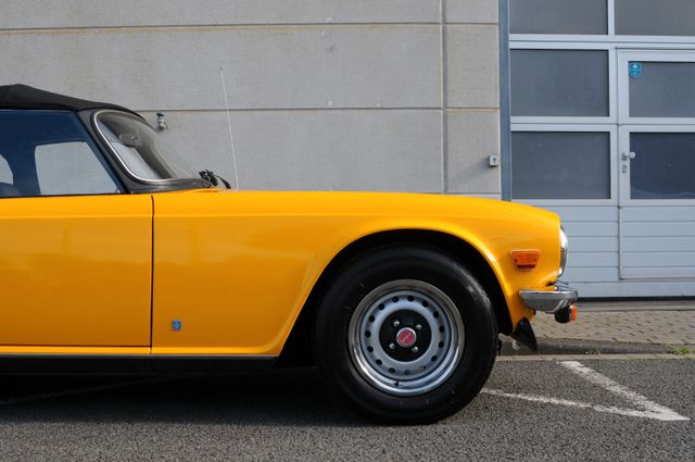 Triumph TR6 / Weber Vergaser / Restauriert / Leder Innen