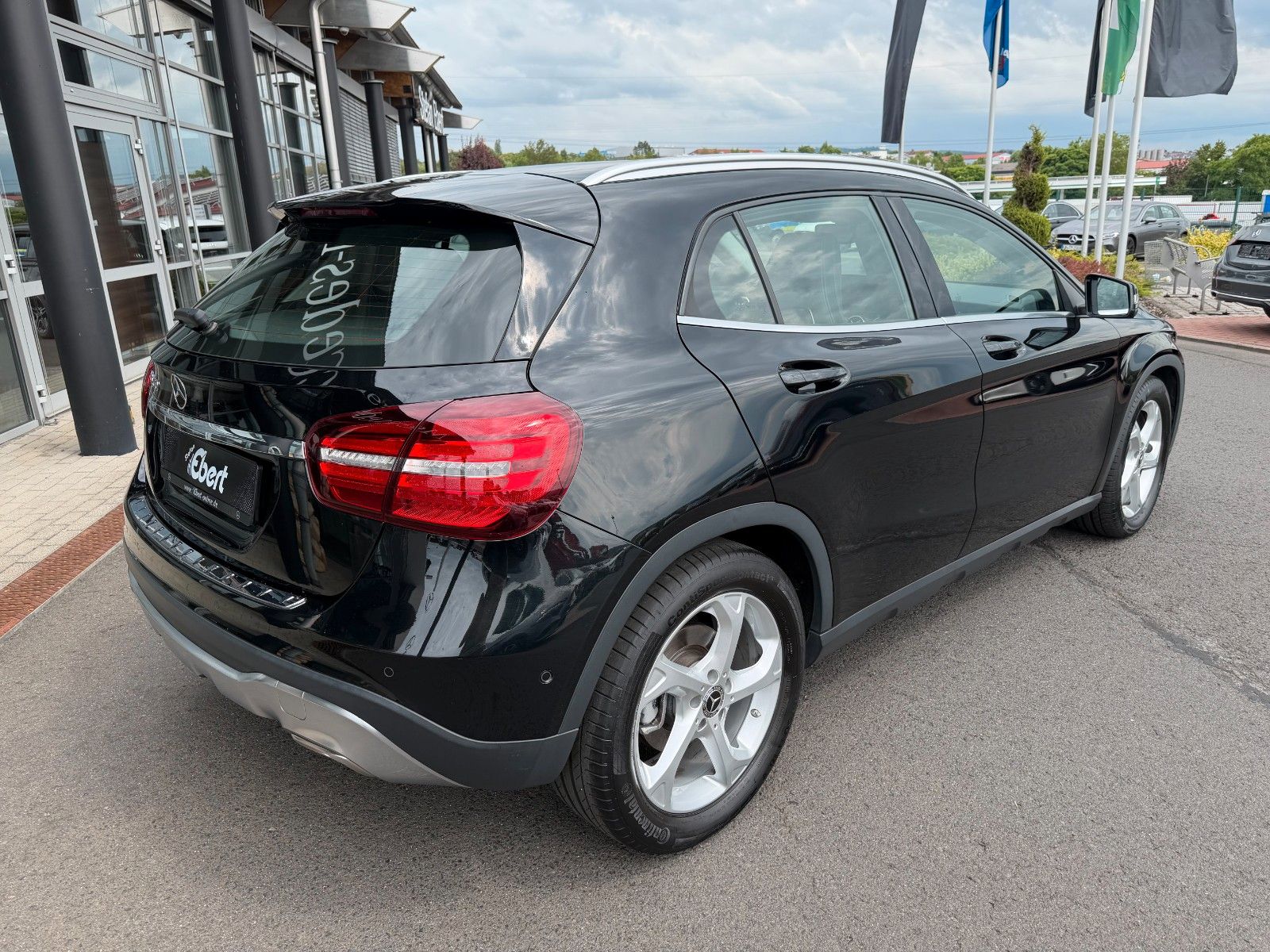 Fahrzeugabbildung Mercedes-Benz GLA 200 Progressive+RKamera+TotW+CarPlay+LED
