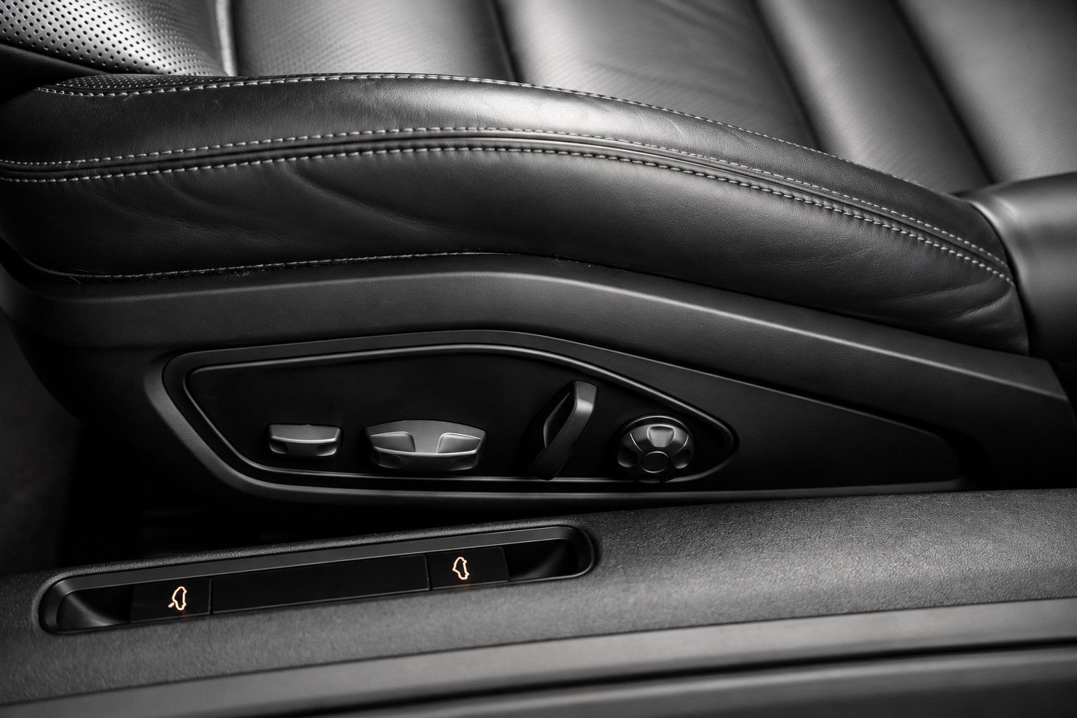 Fahrzeugabbildung Porsche 911 Targa 4 GTS *Chrono*Carbon*MATRIX-HD*BOSE