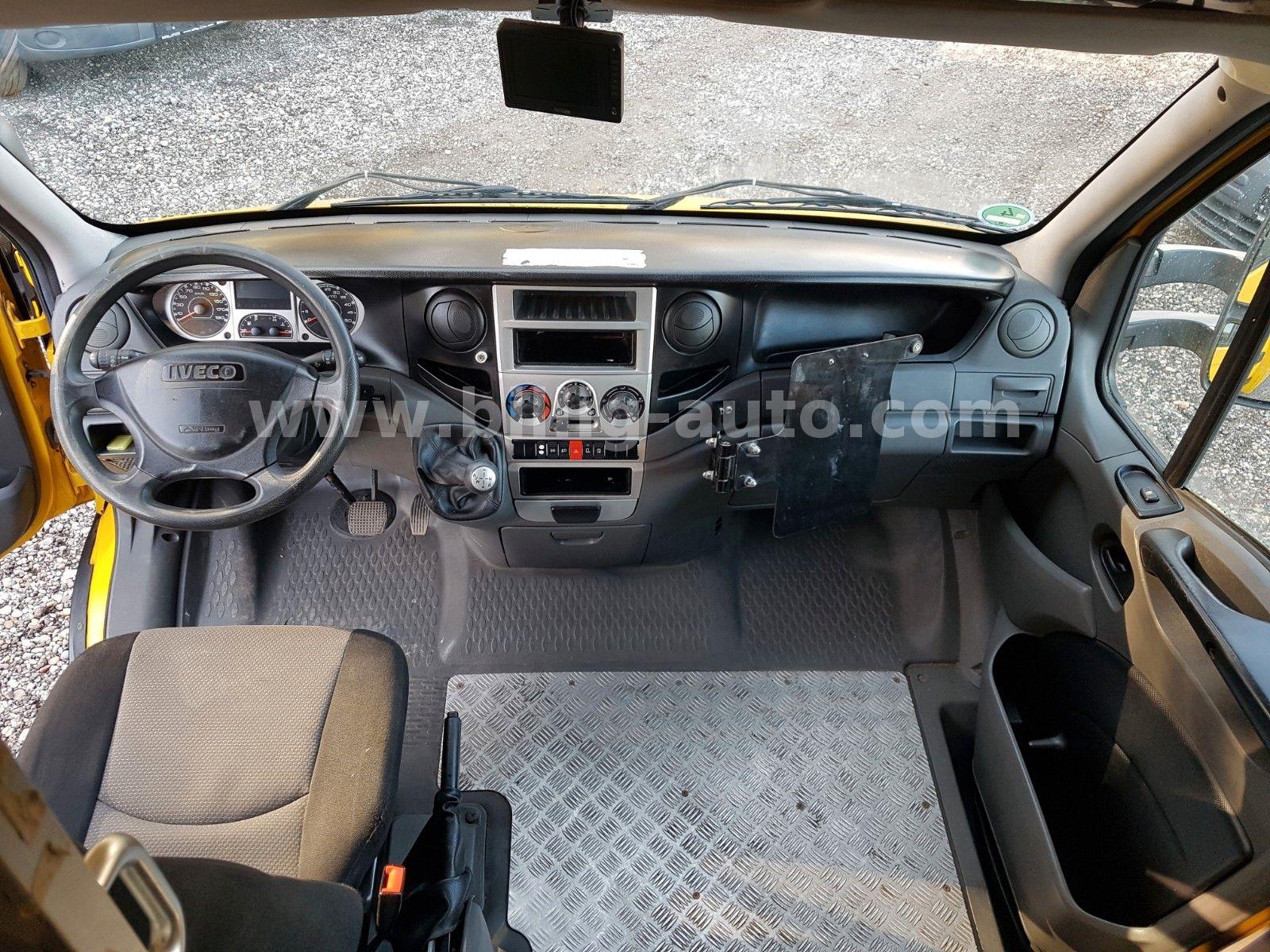 Iveco Daily Kasten Koffer Scheckheft orginal Kilometer