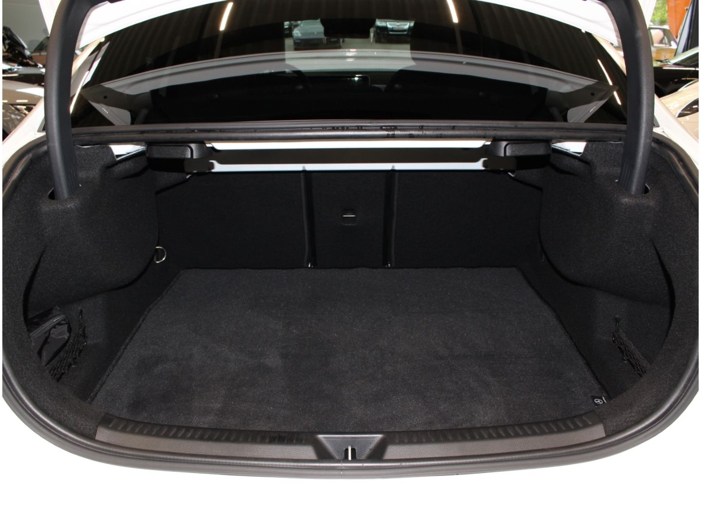 Fahrzeugabbildung Mercedes-Benz A 35 AMG 4Matic MULTIBEAM*STDHZ*Pano*Kamera