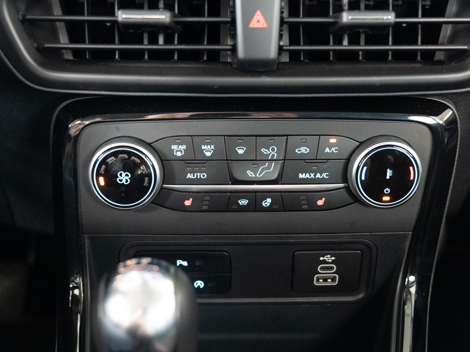 Fahrzeugabbildung Ford EcoSport ST-Line WINTER-P/KEYFREE/KAMERA/B&O