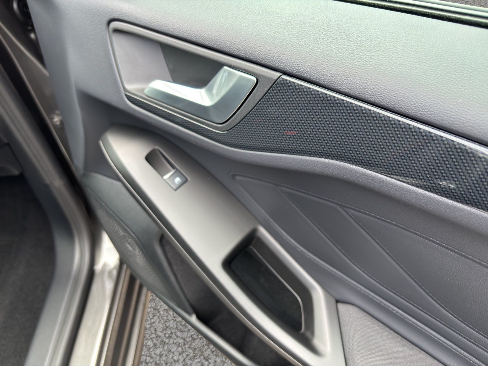 Fahrzeugabbildung Ford Focus ST-Line X #Fahrassistenz-Paket