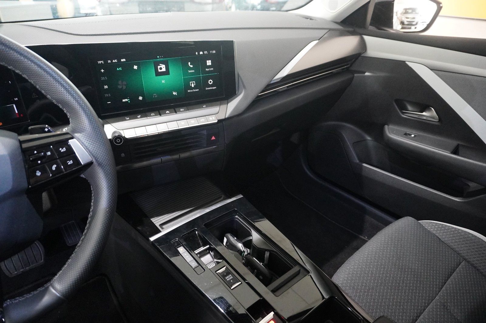 Fahrzeugabbildung Opel Astra L ST 1.5D EDITION NAVI/LED/SHZ/SPORT/DAB+