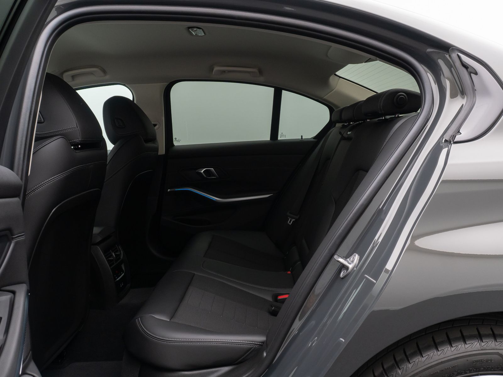 Fahrzeugabbildung BMW 318d Sport Leder DAB Individual DrivAssis 18Zoll