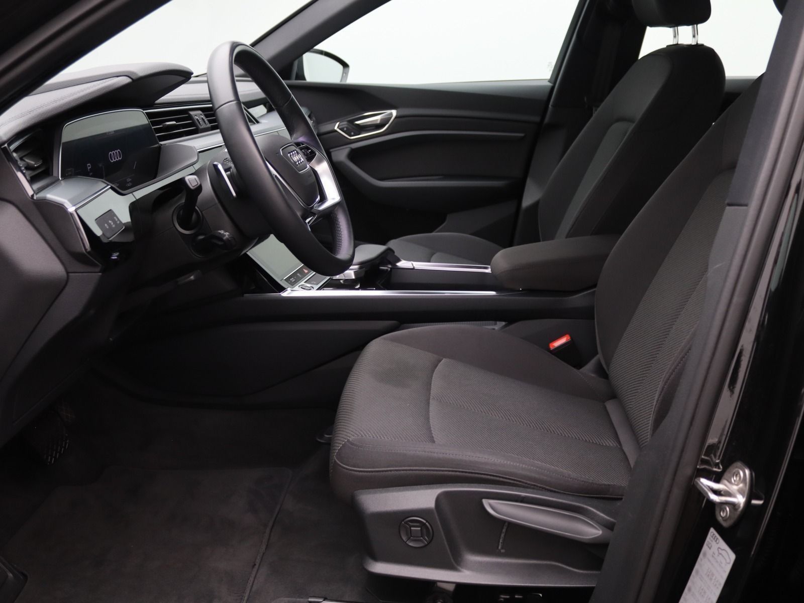 Audi Q8 e-tron - Bild 17