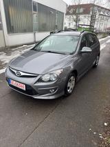 Hyundai i30 CW 1.6CRDI KuppNeu,Klima,1.Hand,8Fach,Sitzh - Hyundai i30 aus 2011: Cw