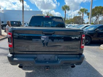 Dodge RAM Rebel 1500 4x4 Crew Cab unfallfrei