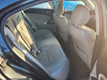 Lexus IS 220 - 12