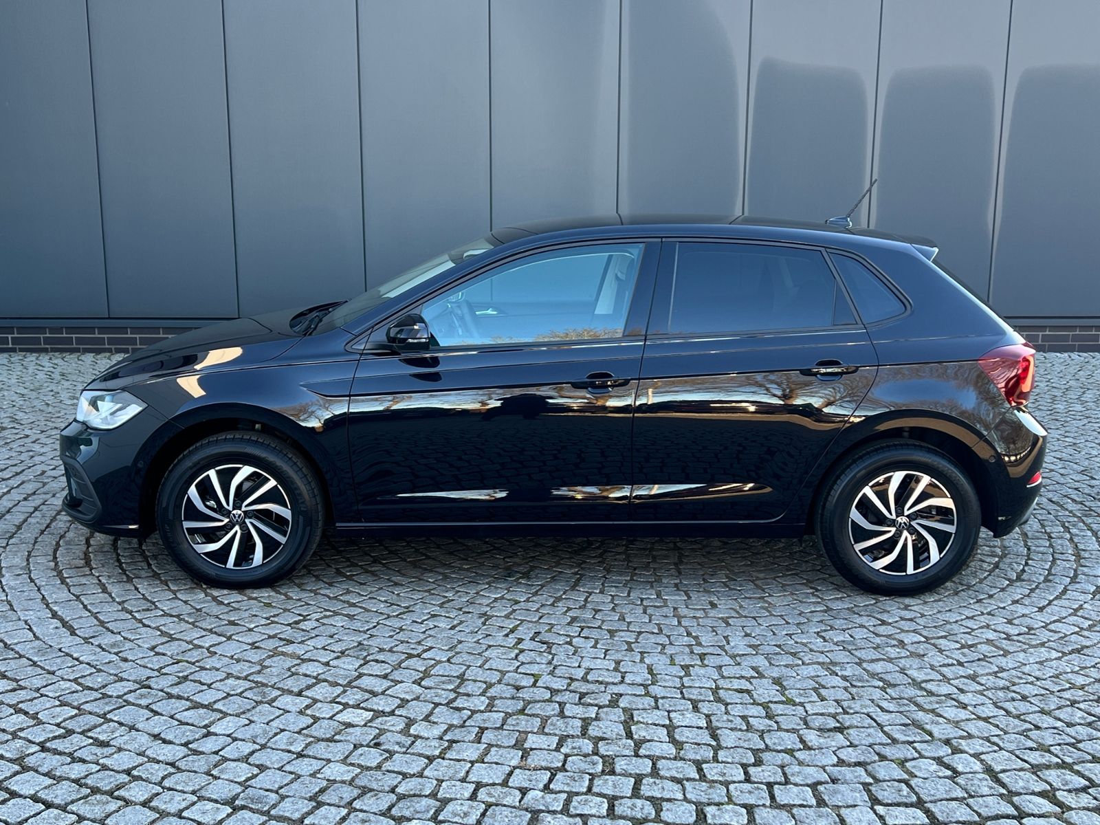 Fahrzeugabbildung Volkswagen Polo Life 1.0 TSI *LED, Klima, Sitzhzg., App-Con