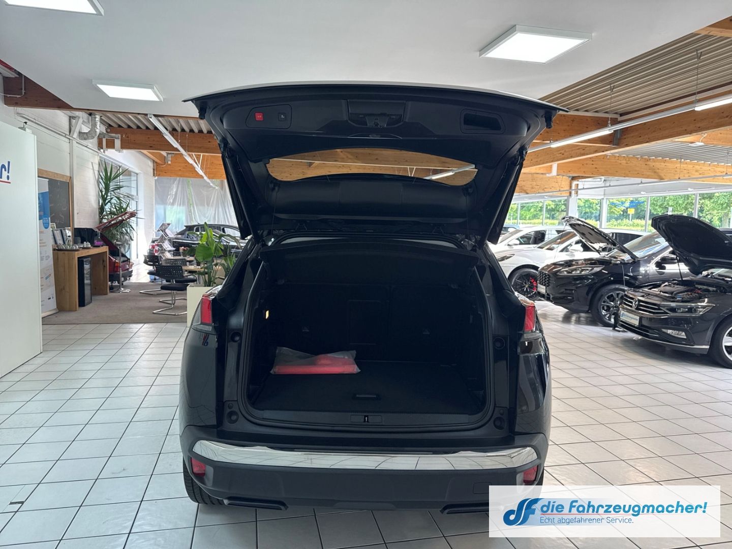 Fahrzeugabbildung Peugeot 3008 Allure Pack Navi Digitales Cockpit LED El.