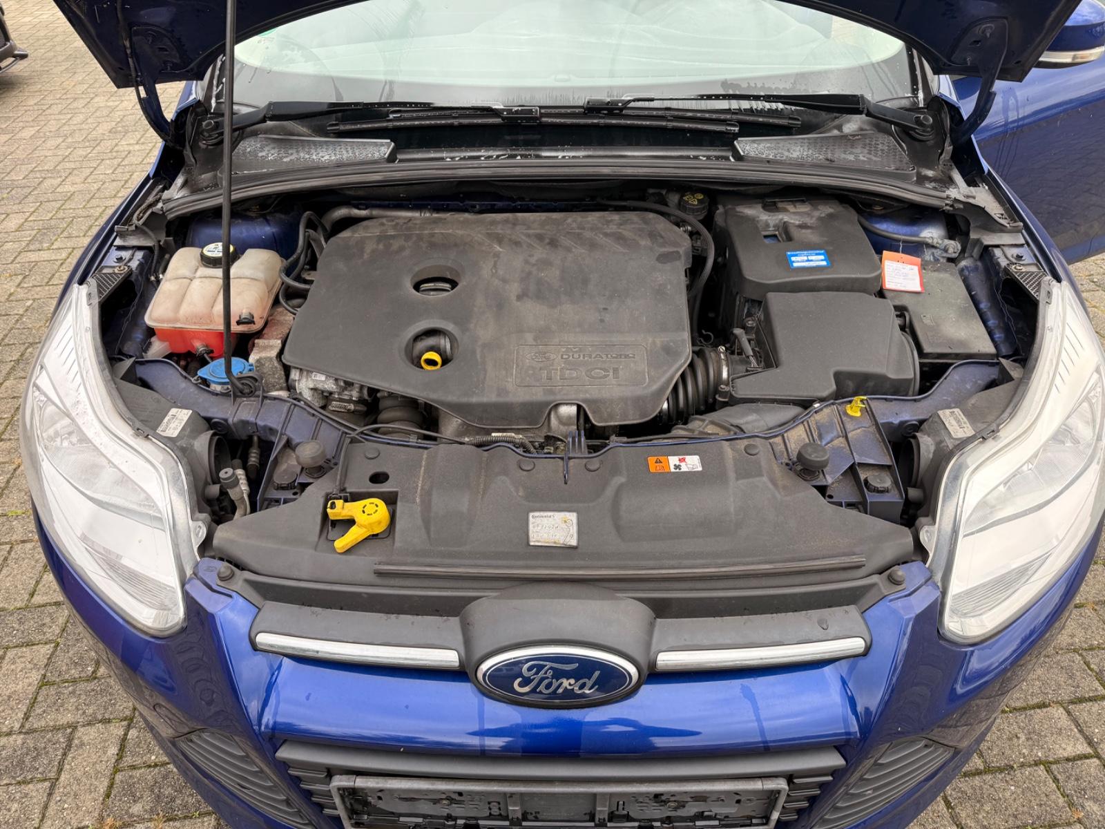 Ford Focus 2013 — photo 19