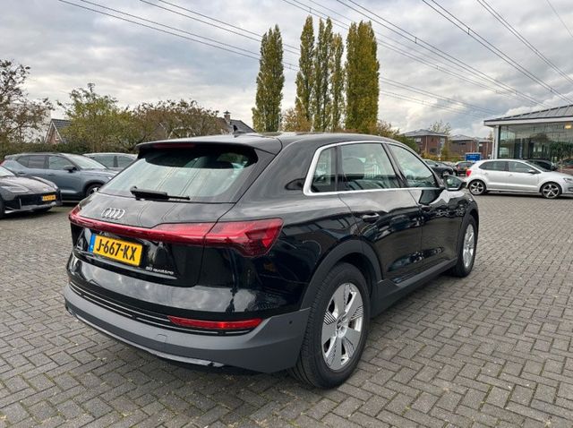 AUDI e-tron 50 quattro -