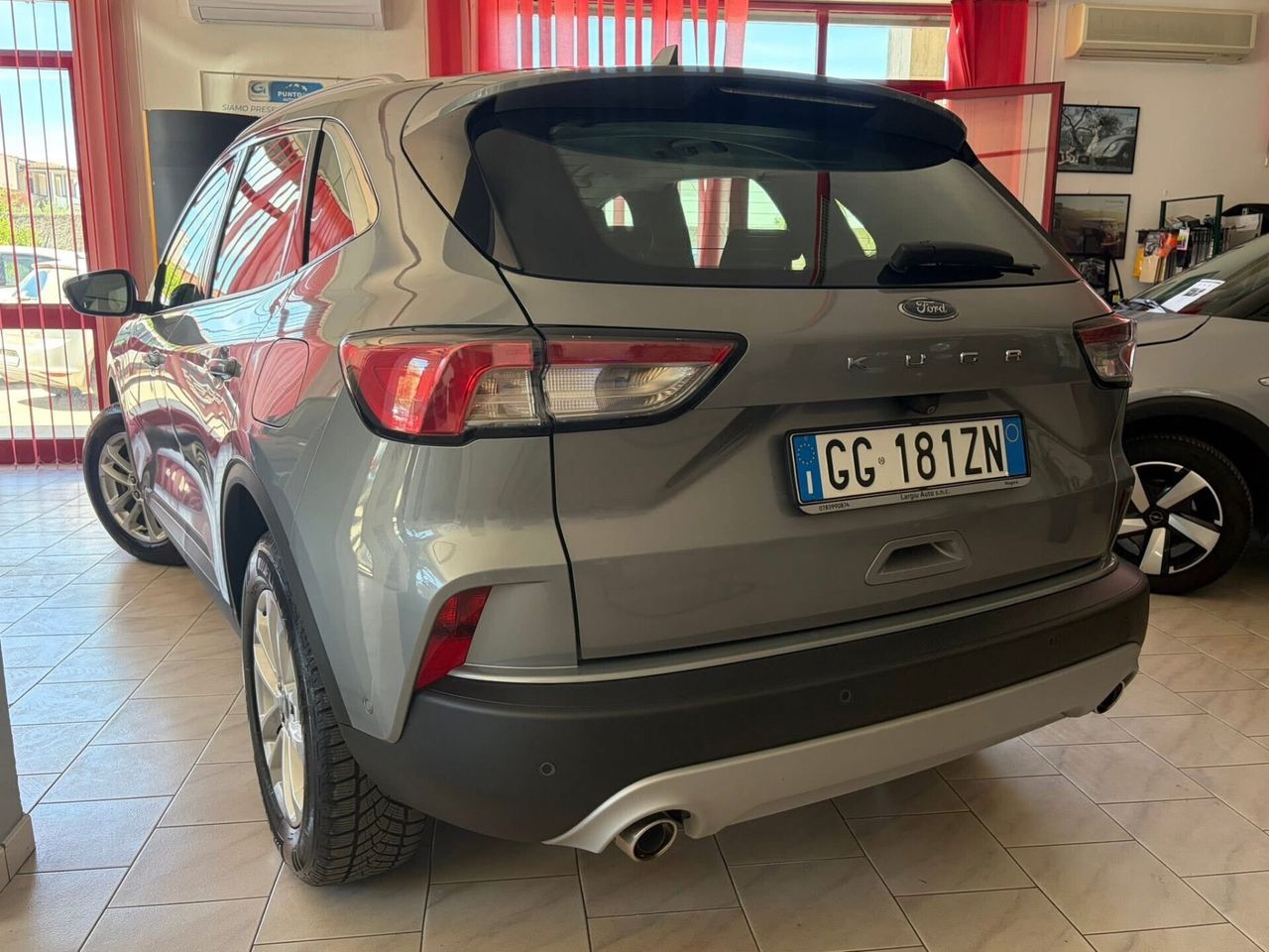 Ford Kuga 1.5 EcoBlue 120 CV 2WD Titanium Busine imagem 2