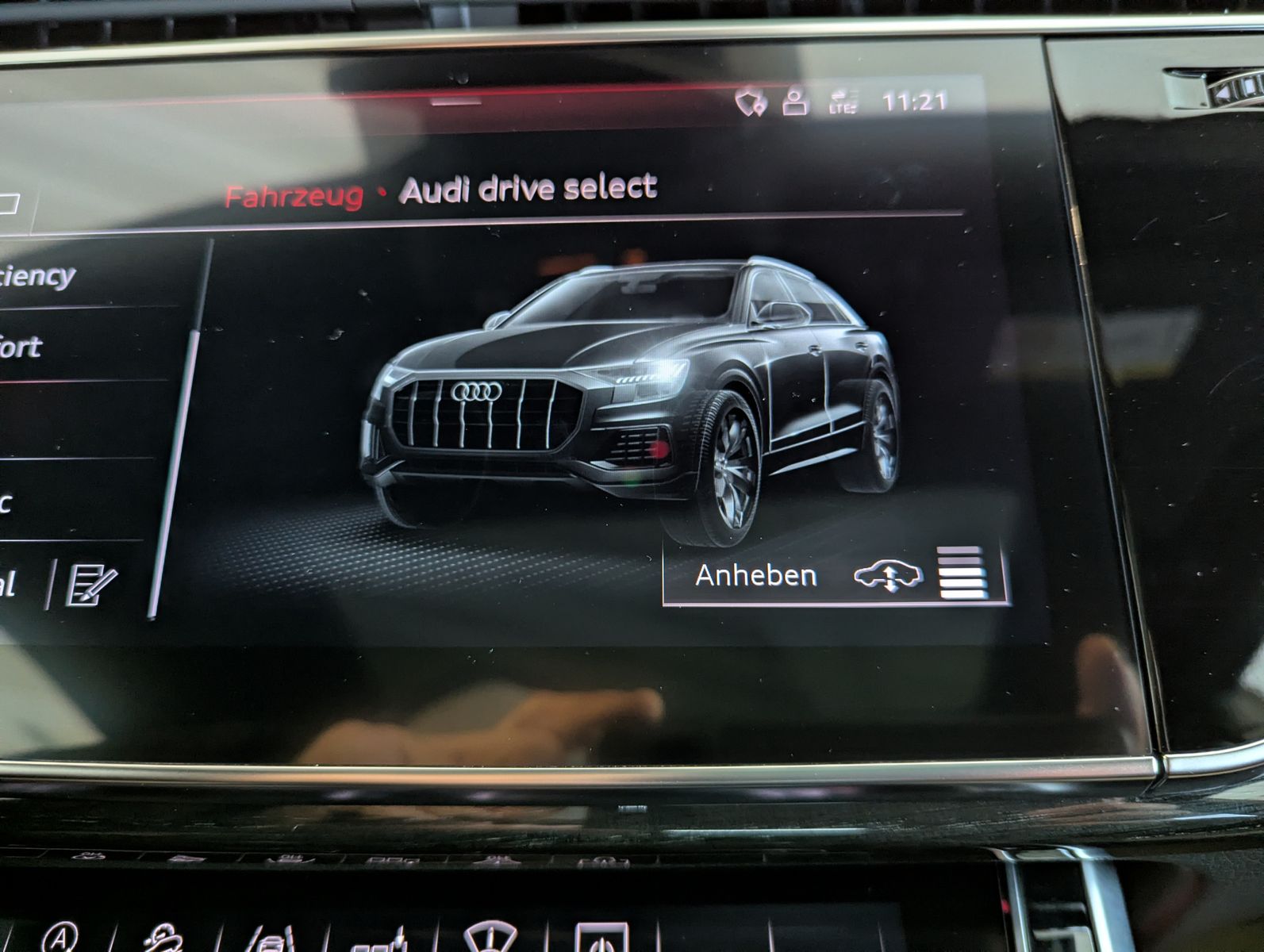 AUDI Q8 50 TDI qu. 3x S-Line HUD Matrix Pano ACC AHK - Image 30