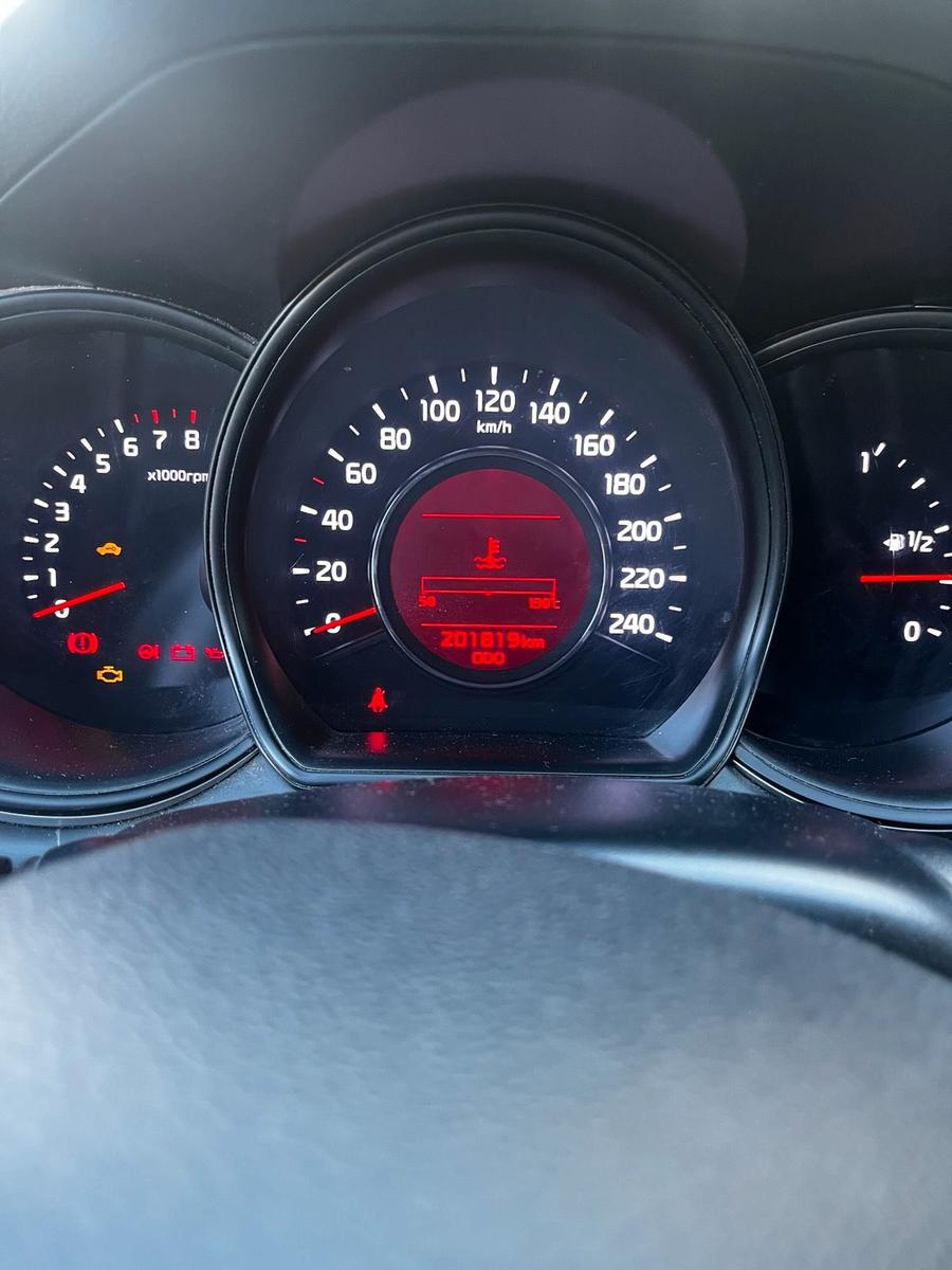Kia cee'd 2012 — photo 11