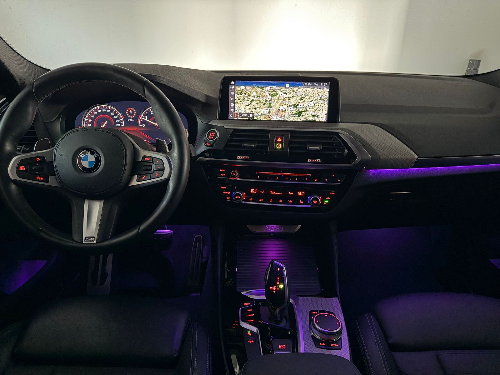 Fahrzeugabbildung BMW X4 xDrive 30 i M SPORT/LED/ NAVI PROF/HuD/1.HAND