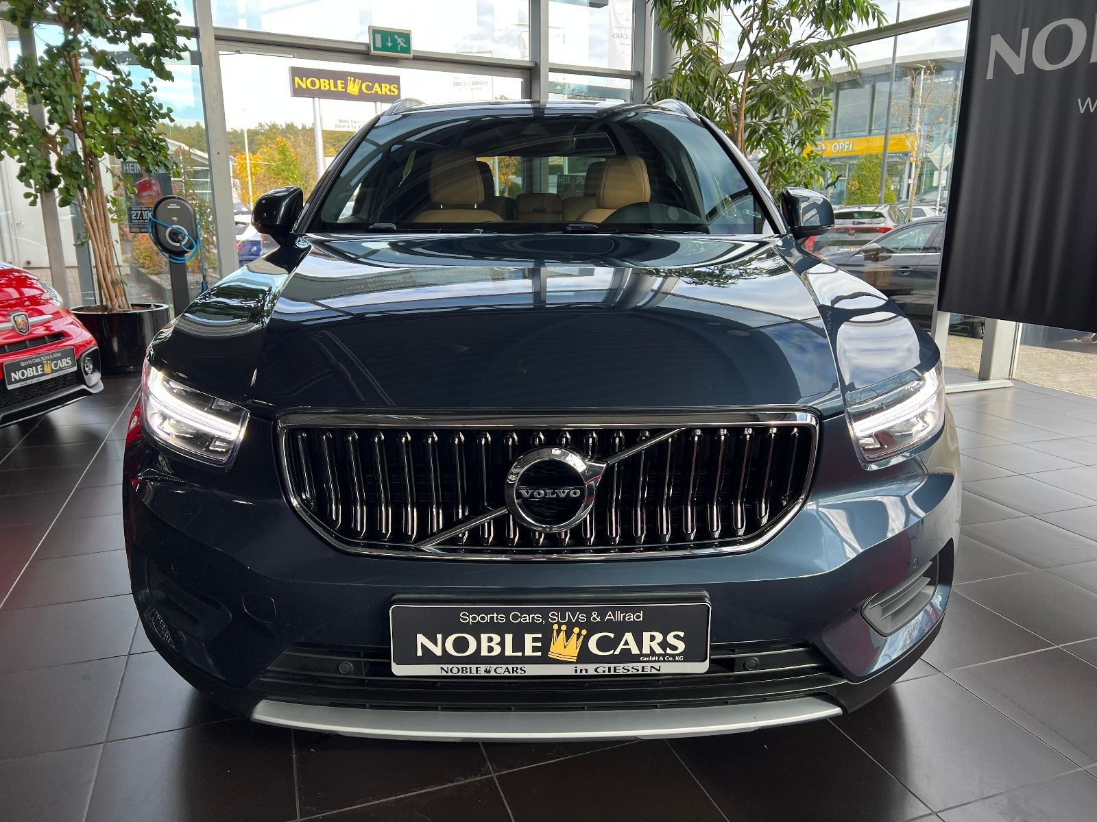 Fahrzeugabbildung Volvo XC40 Inscription AWD LED NAV RFK SHZ ALU