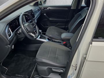 Fahrzeugabbildung Volkswagen T-Roc Style 1.5 TSI DSG easy open AHK Kamera ACC