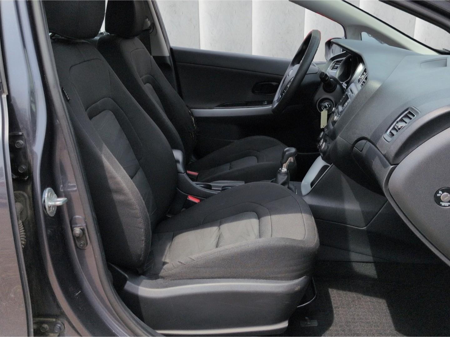 Kia Ceed_sw Sportswagon Attract 1.4*Klima CD-Radio