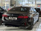 BMW i5 xDr.M Sport Pro HUD ACC P+ B&W Lenkh.AHK 19" - BMW i5 Neuwagen
