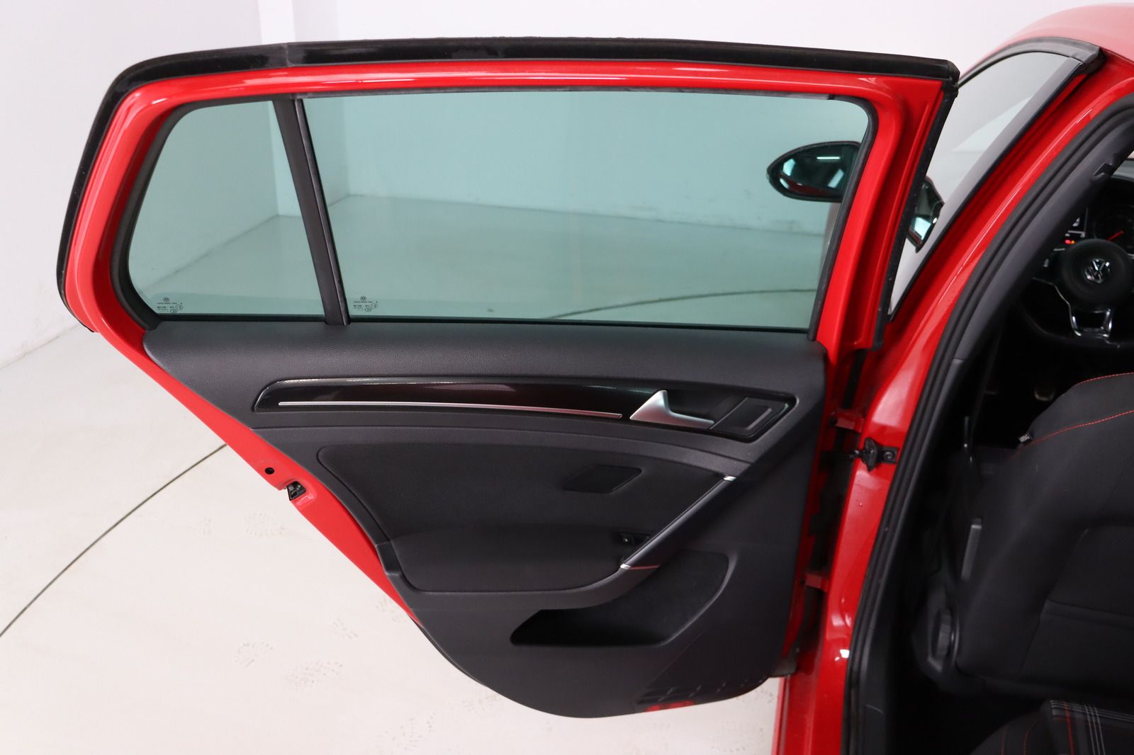Fahrzeugabbildung Volkswagen Golf 2.0 TSI GTI * Standheizung * PDC