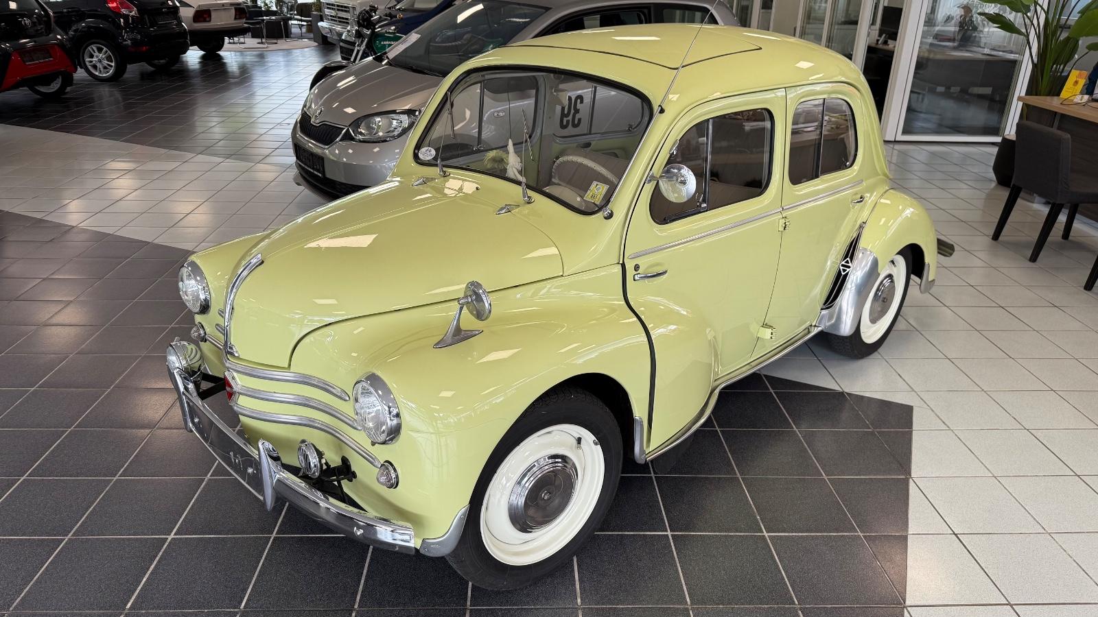 Renault 4CV R1062