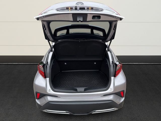 Toyota C-HR Hybrid Team D